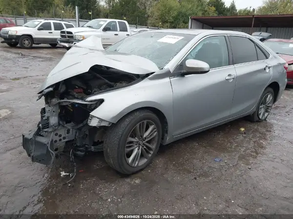 4T1BF1FK2GU179338 2016 TOYOTA CAMRY - Image 2