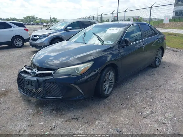 4T1BF1FK2GU180649 2016 TOYOTA CAMRY - Image 2