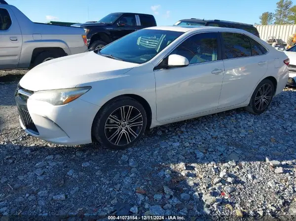 4T1BF1FK2GU182109 2016 TOYOTA CAMRY - Image 2