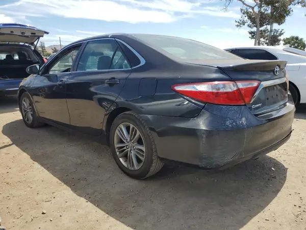 4T1BF1FK2GU183969 2016 TOYOTA CAMRY - Image 2