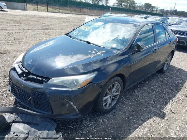 4T1BF1FK2GU184362 2016 TOYOTA CAMRY - Image 2