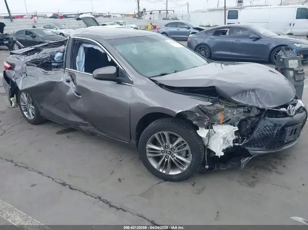 4T1BF1FK2GU185477 2016 TOYOTA CAMRY - Image 1