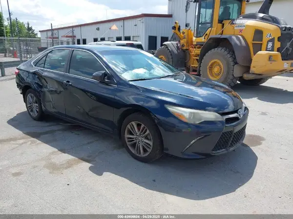 4T1BF1FK2GU186354 2016 TOYOTA CAMRY - Image 1