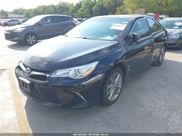 4T1BF1FK2GU186760 2016 TOYOTA CAMRY - Image 2