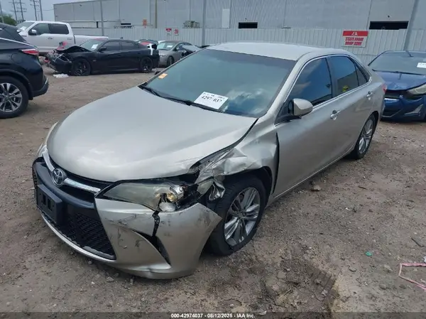 4T1BF1FK2GU187908 2016 TOYOTA CAMRY - Image 2