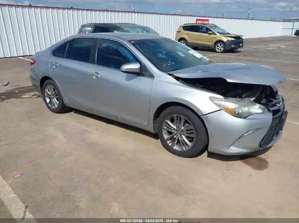 4T1BF1FK2GU192672 2016 TOYOTA CAMRY - Image 1