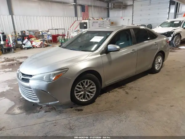 4T1BF1FK2GU192848 2016 TOYOTA CAMRY - Image 2