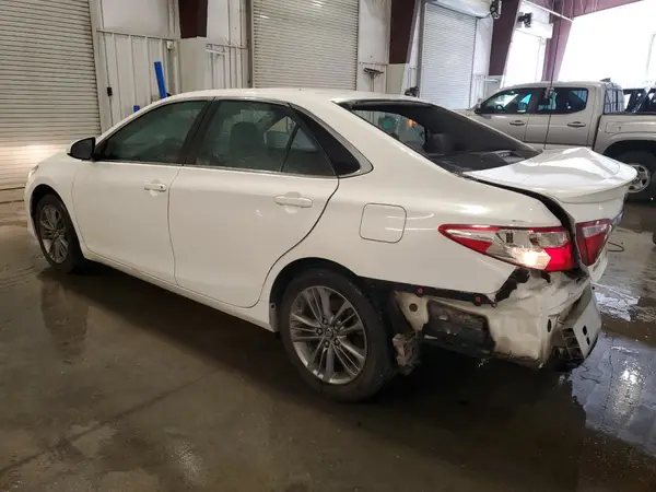 4T1BF1FK2GU193434 2016 TOYOTA CAMRY - Image 2