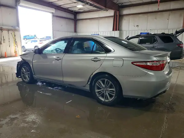 4T1BF1FK2GU193918 2016 TOYOTA CAMRY - Image 2