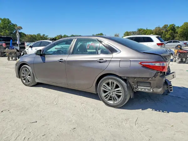 4T1BF1FK2GU194079 2016 TOYOTA CAMRY - Image 2