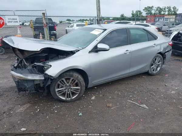 4T1BF1FK2GU194373 2016 TOYOTA CAMRY - Image 2