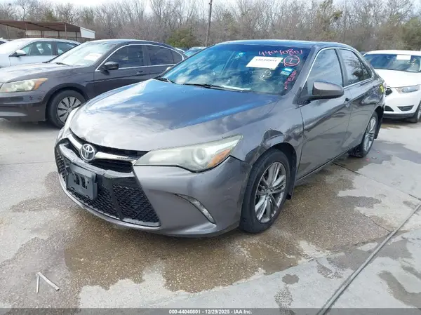 4T1BF1FK2GU195619 2016 TOYOTA CAMRY - Image 2