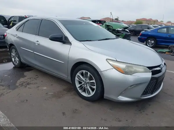 4T1BF1FK2GU196382 2016 TOYOTA CAMRY - Image 1