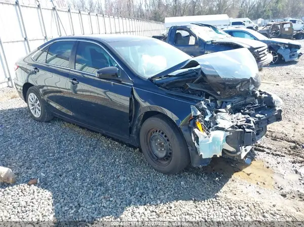 4T1BF1FK2GU196740 2016 TOYOTA CAMRY - Image 1