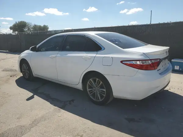 4T1BF1FK2GU198455 2016 TOYOTA CAMRY - Image 2