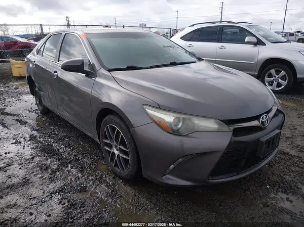 4T1BF1FK2GU200396 2016 TOYOTA CAMRY - Image 1