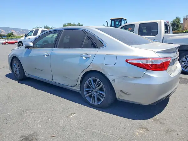 4T1BF1FK2GU204433 2016 TOYOTA CAMRY - Image 2