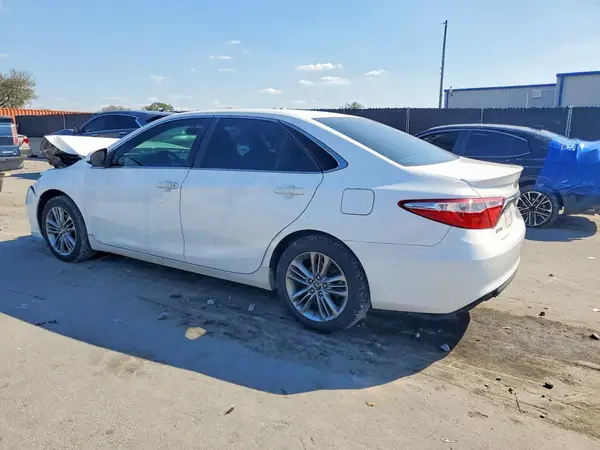 4T1BF1FK2GU204982 2016 TOYOTA CAMRY - Image 2