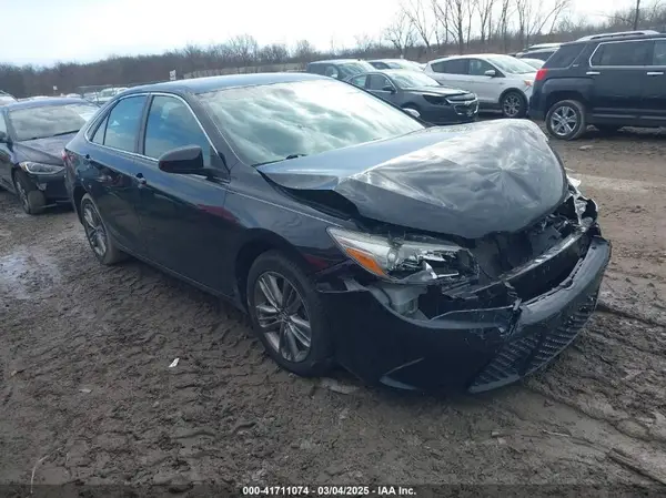 4T1BF1FK2GU205288 2016 TOYOTA CAMRY - Image 1