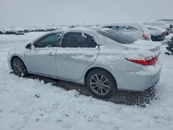 4T1BF1FK2GU205646 2016 TOYOTA CAMRY - Image 2