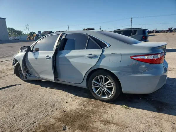4T1BF1FK2GU207218 2016 TOYOTA CAMRY - Image 2