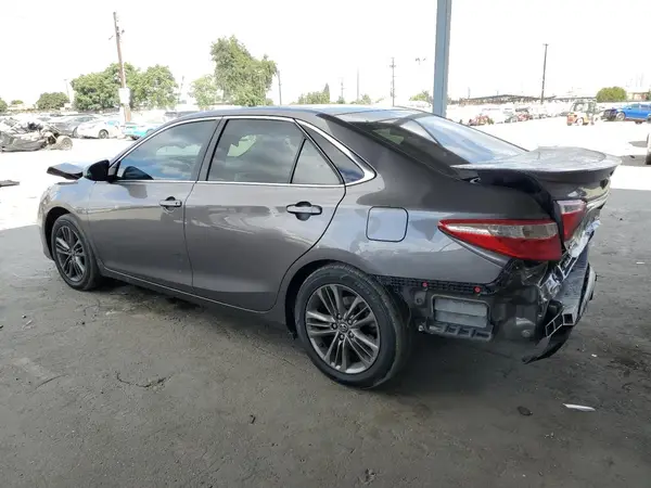 4T1BF1FK2GU210264 2016 TOYOTA CAMRY - Image 2