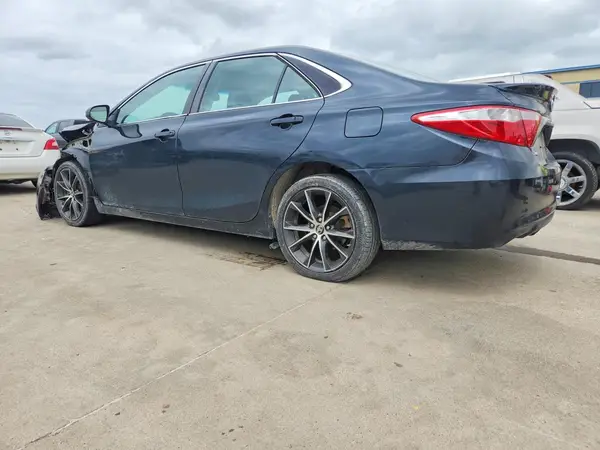 4T1BF1FK2GU210376 2016 TOYOTA CAMRY - Image 2
