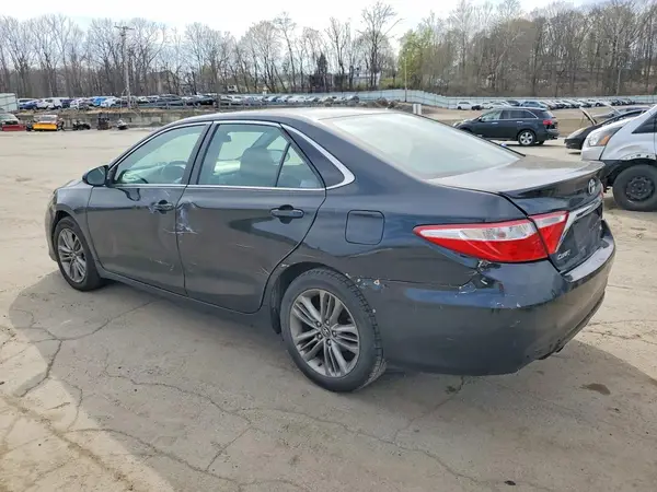 4T1BF1FK2GU211625 2016 TOYOTA CAMRY - Image 2