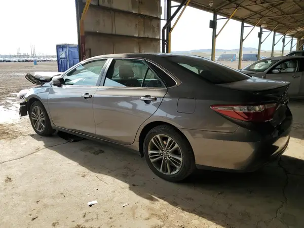 4T1BF1FK2GU213794 2016 TOYOTA CAMRY - Image 2