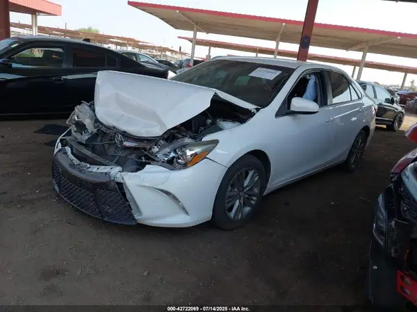 4T1BF1FK2GU214072 2016 TOYOTA CAMRY - Image 2