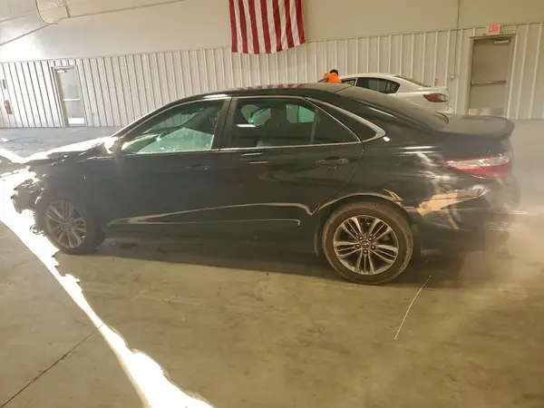 4T1BF1FK2GU214122 2016 TOYOTA CAMRY - Image 2