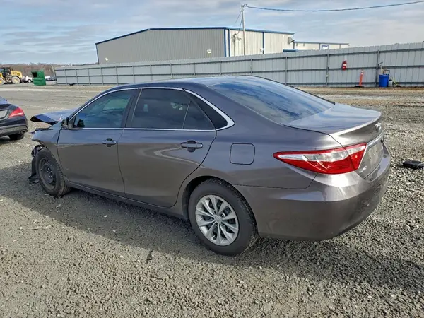 4T1BF1FK2GU215142 2016 TOYOTA CAMRY - Image 2