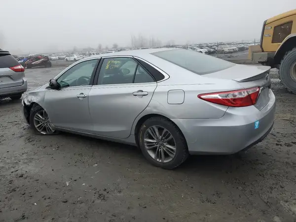 4T1BF1FK2GU216162 2016 TOYOTA CAMRY - Image 2