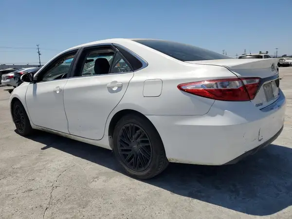 4T1BF1FK2GU216808 2016 TOYOTA CAMRY - Image 2