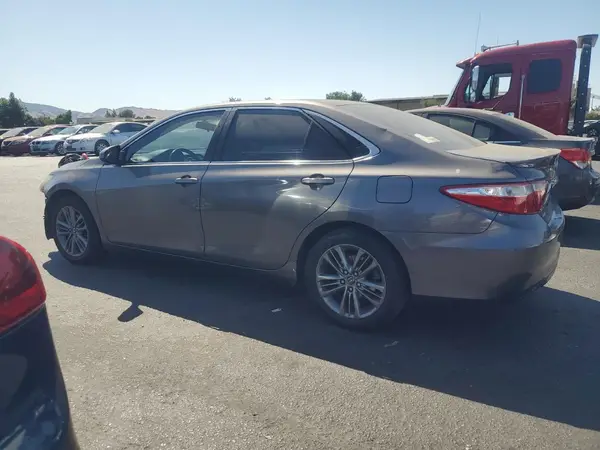 4T1BF1FK2GU216890 2016 TOYOTA CAMRY - Image 2