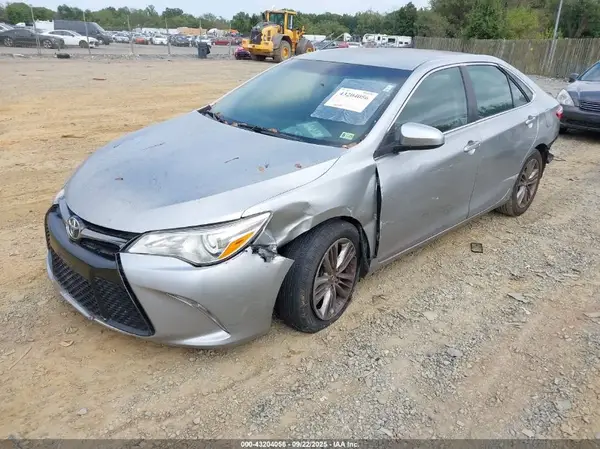 4T1BF1FK2GU220387 2016 TOYOTA CAMRY - Image 2