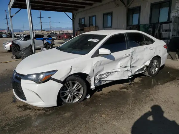 4T1BF1FK2GU220566 2016 TOYOTA CAMRY - Image 1