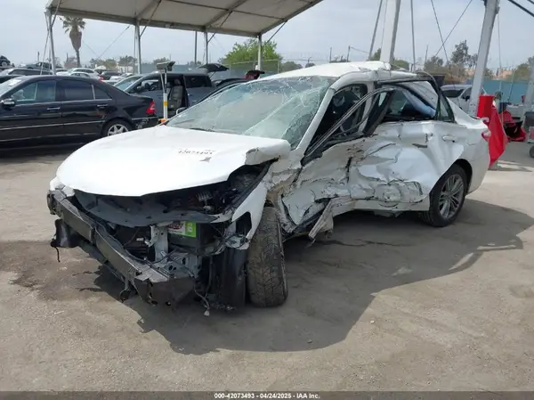 4T1BF1FK2GU220583 2016 TOYOTA CAMRY - Image 2