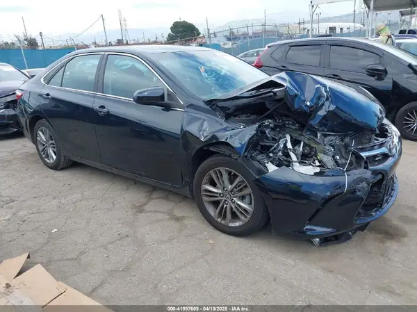 4T1BF1FK2GU220857 2016 TOYOTA CAMRY - Image 1