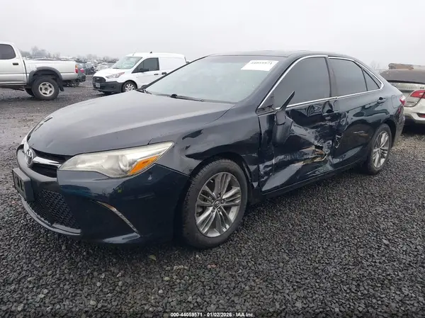 4T1BF1FK2GU220938 2016 TOYOTA CAMRY - Image 2