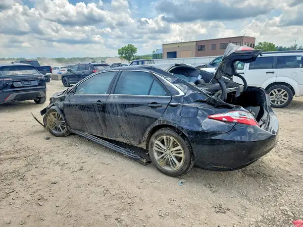 4T1BF1FK2GU221605 2016 TOYOTA CAMRY - Image 2