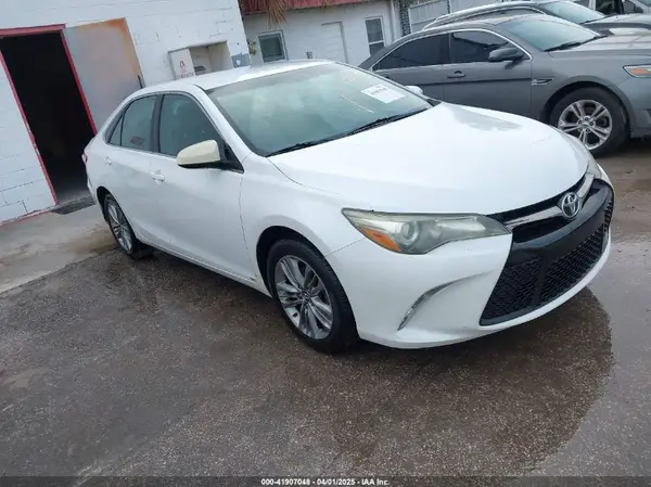 4T1BF1FK2GU222172 2016 TOYOTA CAMRY - Image 1