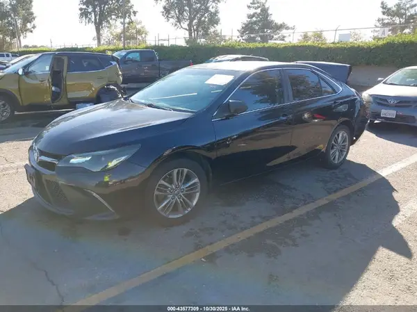 4T1BF1FK2GU222270 2016 TOYOTA CAMRY - Image 2