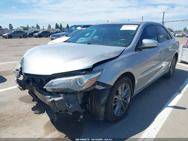 4T1BF1FK2GU222558 2016 TOYOTA CAMRY - Image 2