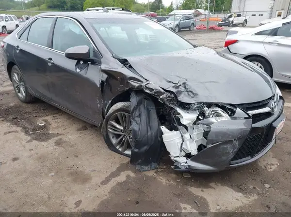 4T1BF1FK2GU223970 2016 TOYOTA CAMRY - Image 1