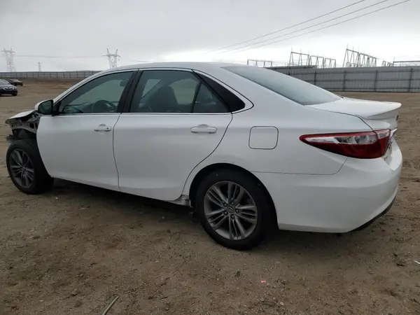 4T1BF1FK2GU227551 2016 TOYOTA CAMRY - Image 2
