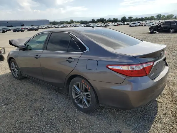 4T1BF1FK2GU228473 2016 TOYOTA CAMRY - Image 2