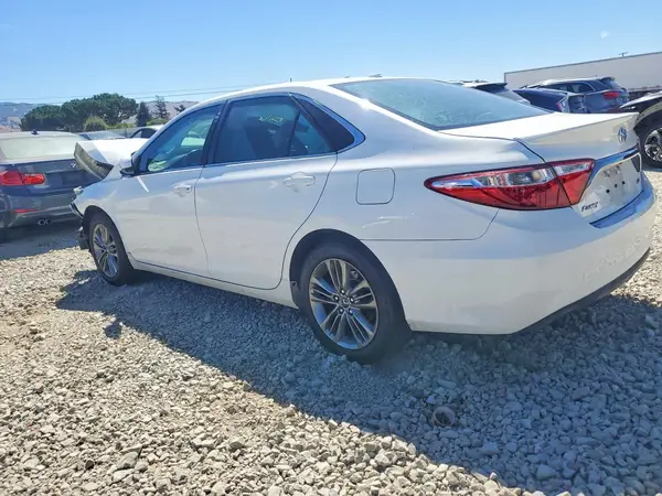4T1BF1FK2GU229932 2016 TOYOTA CAMRY - Image 2
