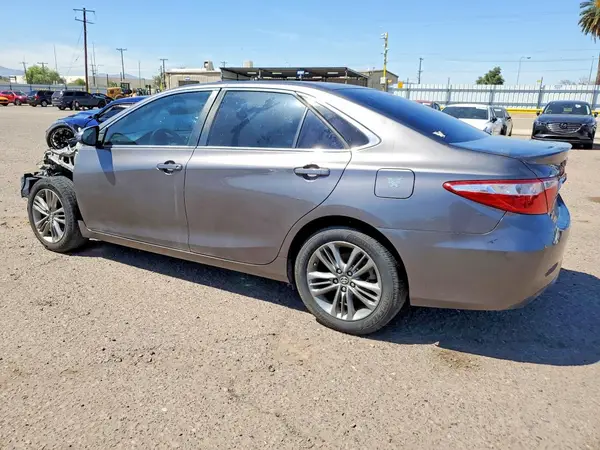 4T1BF1FK2GU231129 2016 TOYOTA CAMRY - Image 2