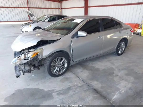 4T1BF1FK2GU231180 2016 TOYOTA CAMRY - Image 2